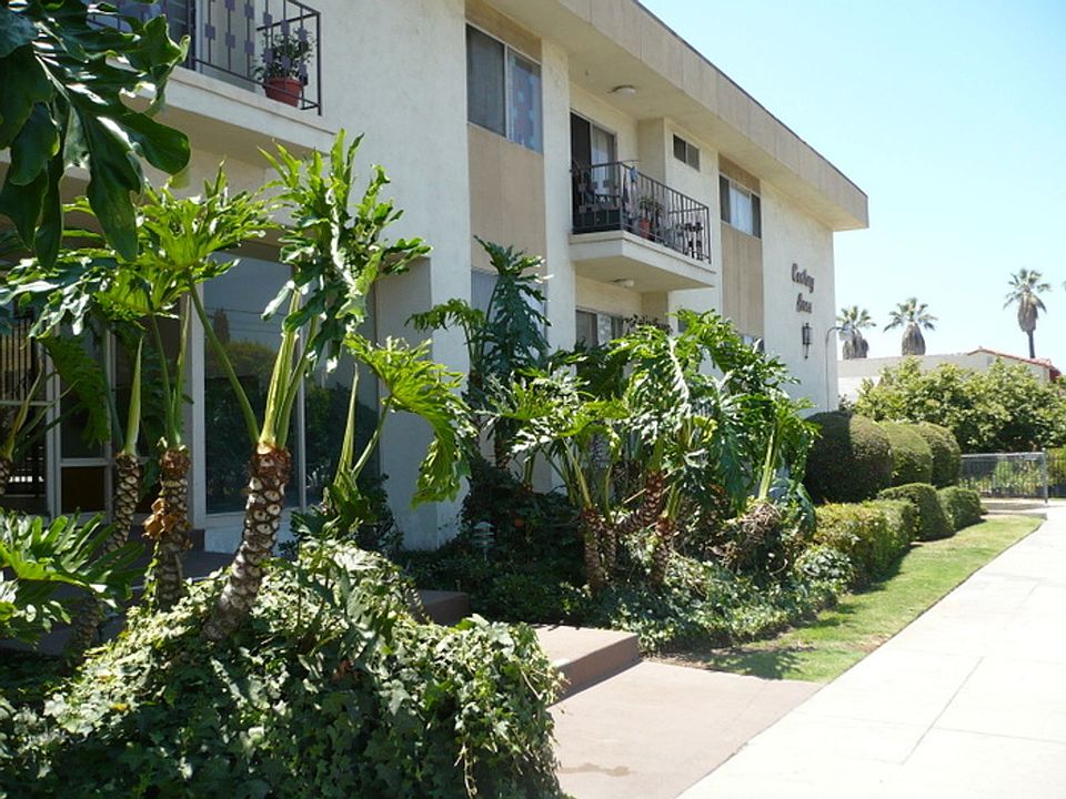 2nd image of 5050 Romaine St #14