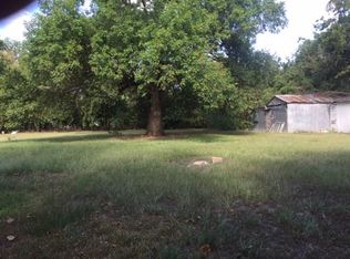 712 Roth St, El Campo, TX 77437