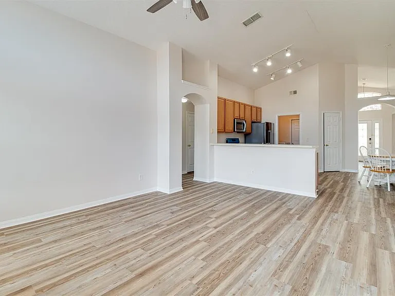 19756 Glen Elm Way — Photo 15