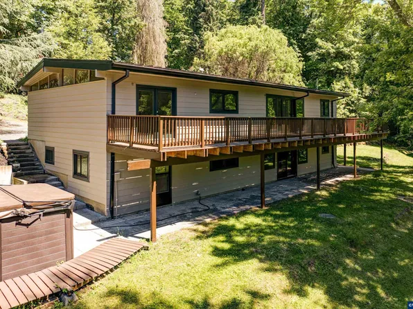 21625 SW Johnson Rd, West Linn, OR 97068