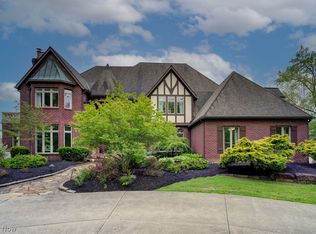 18764 Brewster Rd, Chagrin Falls, OH 44023