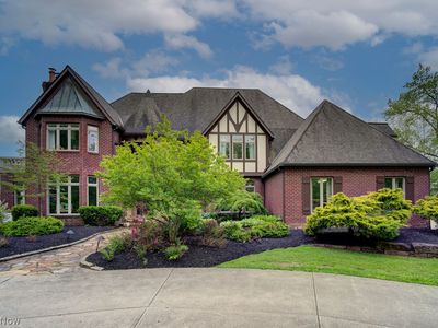 18764 Brewster Rd, Chagrin Falls, OH, 44023