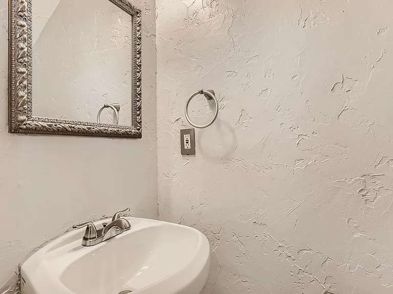 1839 Grove St — Photo 15