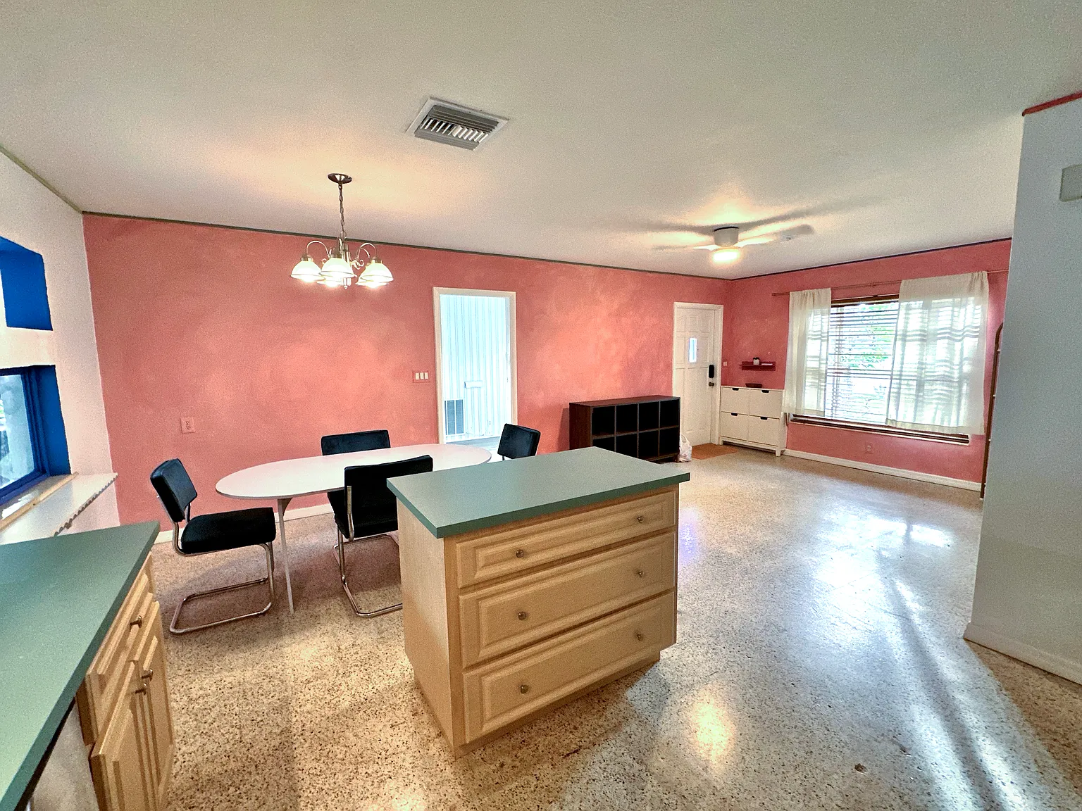 4 bed, 1150 sqft, $2,750 — Photo 4