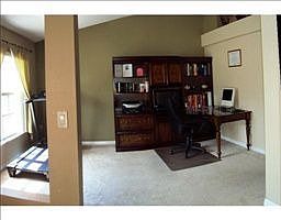 4th image of 1071 Parnell Ct