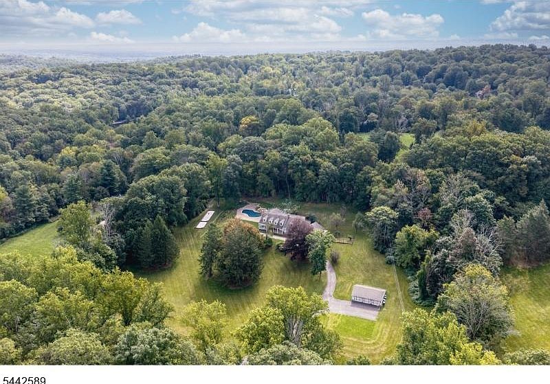 1st image of 41 Washington Corner Rd