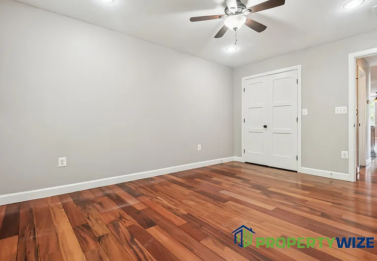 1527 Light St #2 — Photo 10