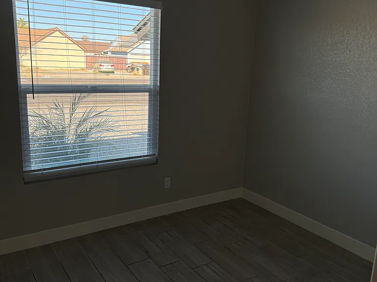 6959 W Mountain View Rd — Photo 11
