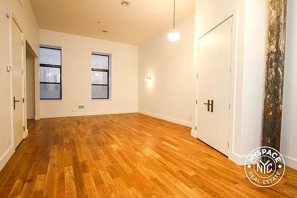 Rented by MySpaceNYC | media 4