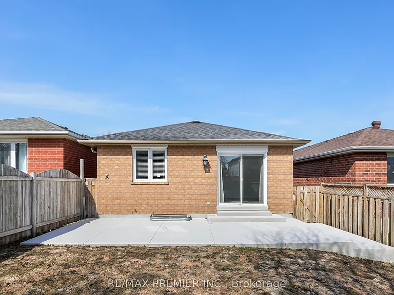 45 Roughley St #UPPER — Photo 28