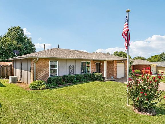 2nd image of 12424 Southgate Dr