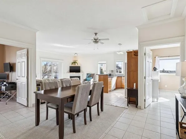 7 W Lineham Ave #301, Okotoks, AB T1S 1Z2