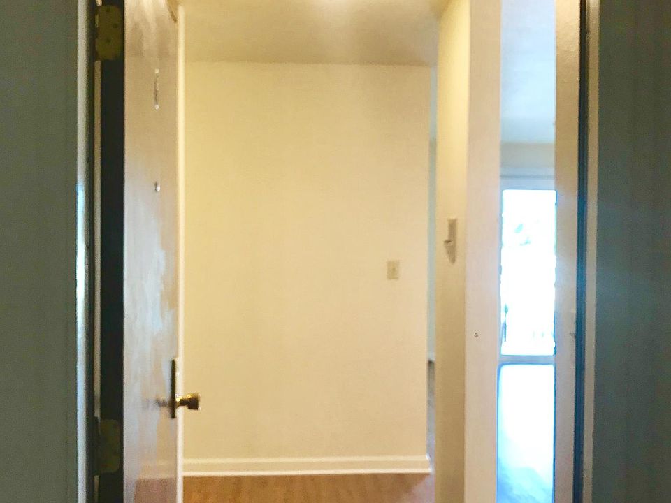 1st image of 190 Eastmoor Ave APT 6