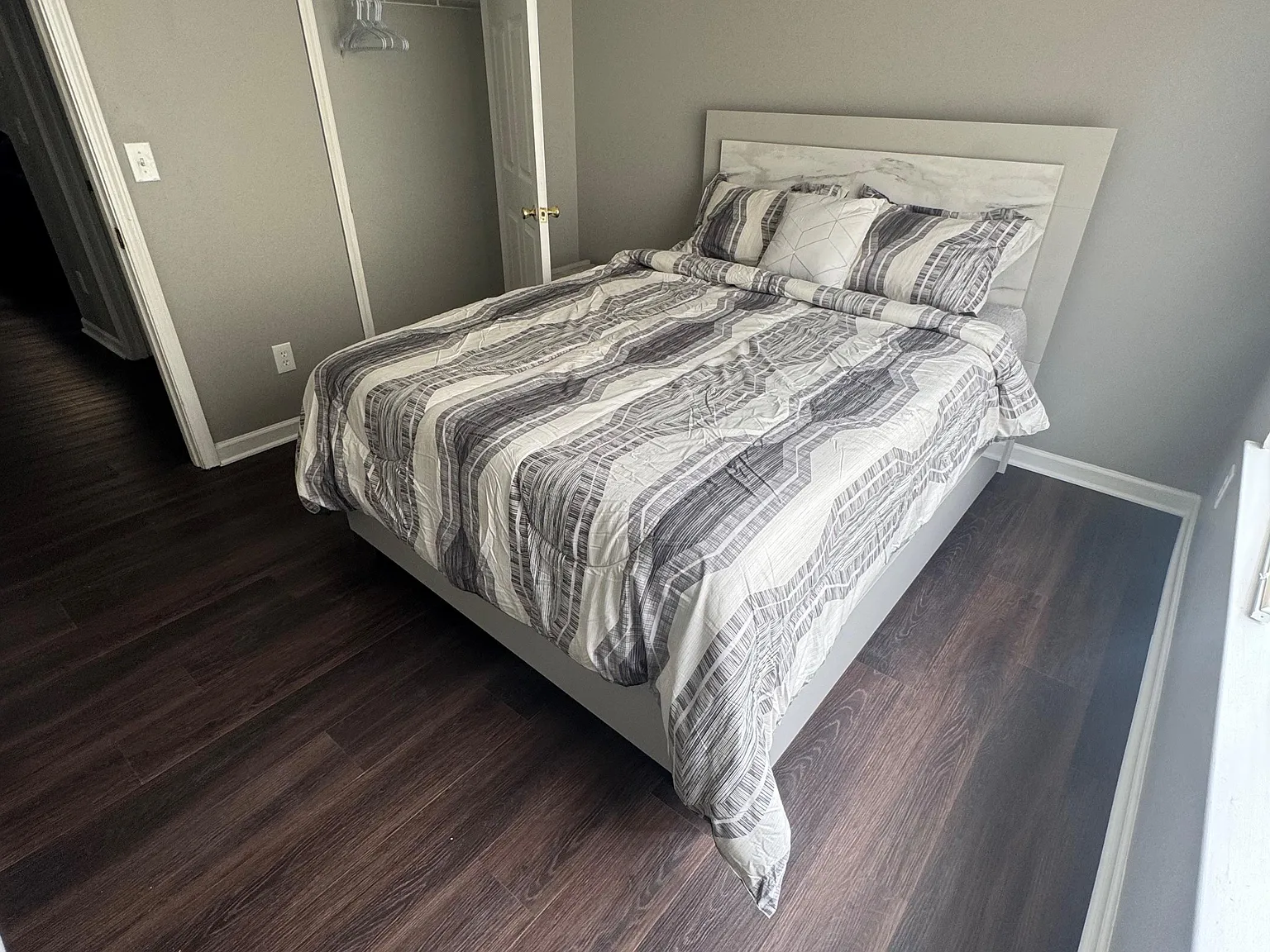 4 bed, 3.0 bath, 2052 sqft, $910 — Photo 1