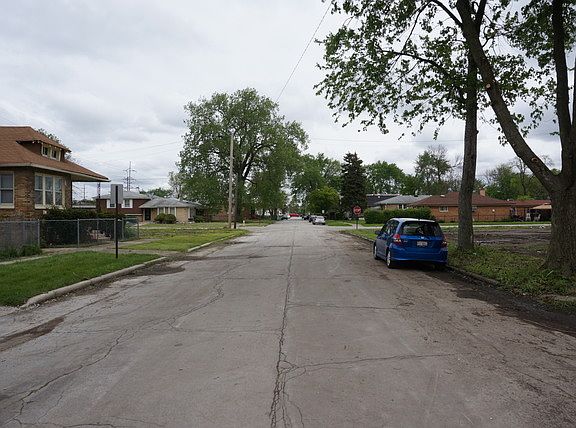3rd image of 14811 Winchester Ave