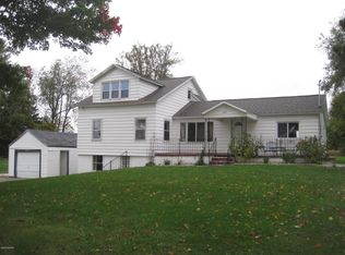 9815 12 Mile Rd NE, Rockford, MI 49341