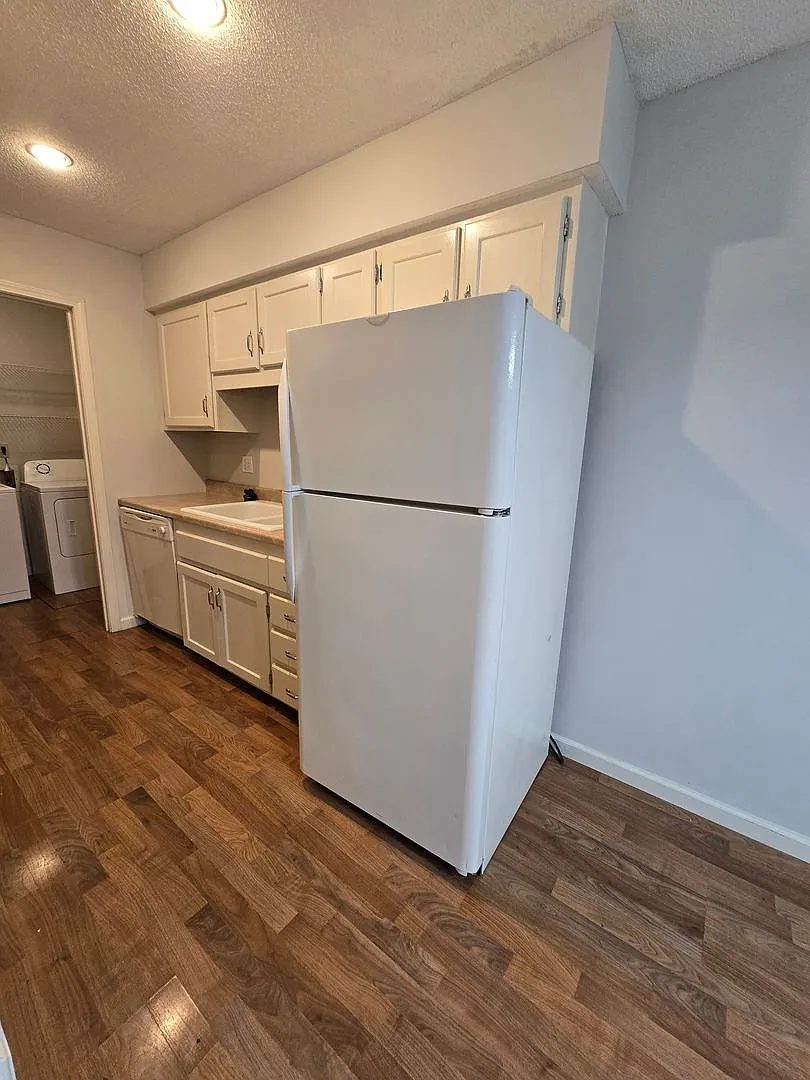 2 bedroom 1 bathroom — Photo 3