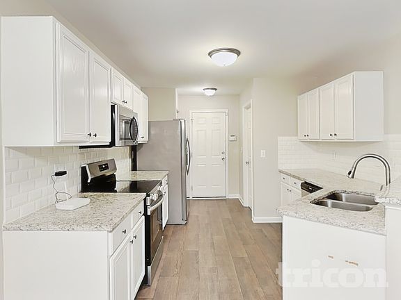 4th image of 705 Champion St