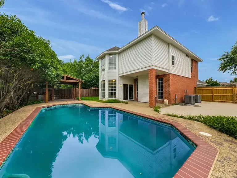 5208 Glen Springs Trl — Photo 1