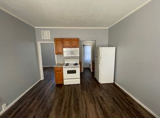 Second Floor One Bedroom - $1350/mo Bright and Sunny with Hot Water Included in Downtown Manchester, Manchester, NH 03104