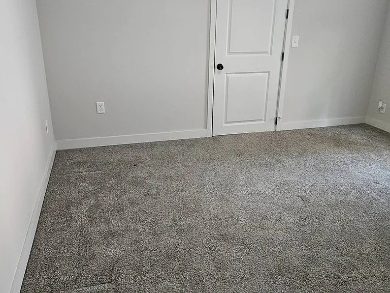 812 W Pershing St — Photo 20