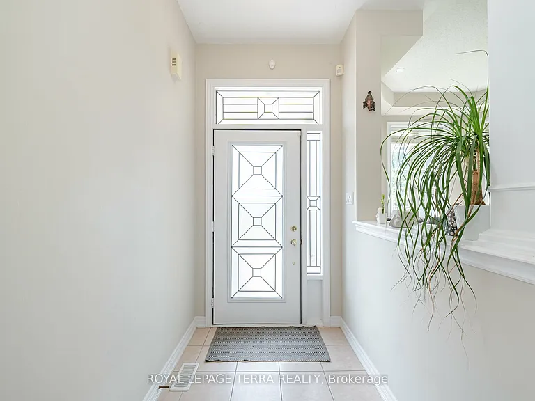 30 Eatonville St #UPPER — Photo 7