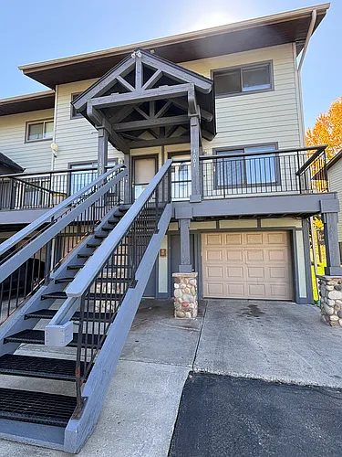 1601 Woodbridge Ct #1601 Photo 1