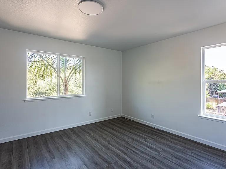 2337 N Silvervale St — Photo 67
