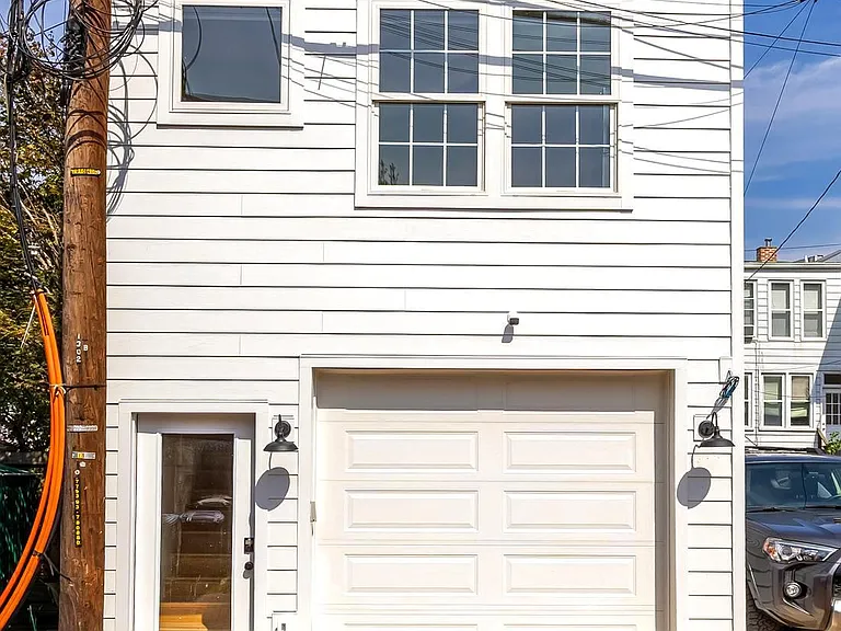 3542 T St NW #2 — Photo 2