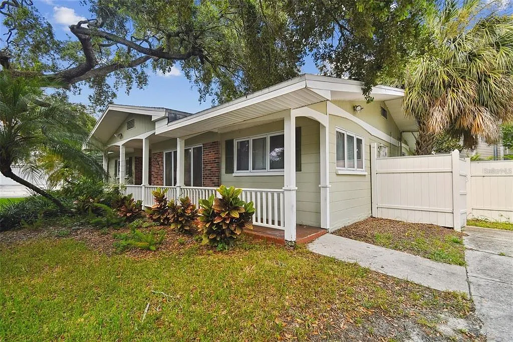4 bed, 3.0 bath, 2285 sqft, $6,750 — Photo 1