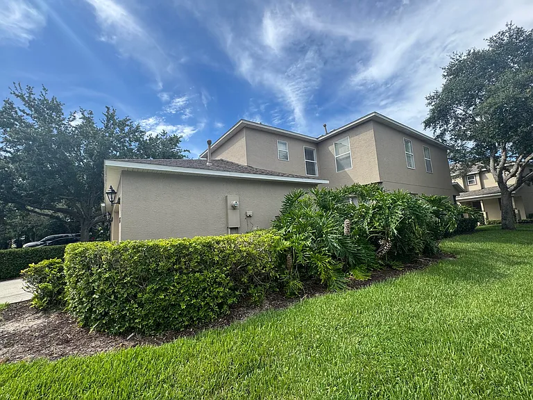 1733 Pointe West Way — Photo 2