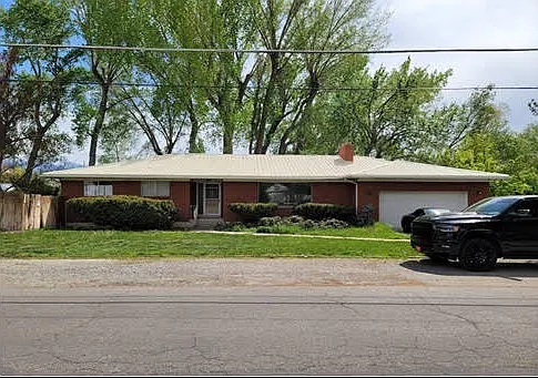 888 E Scott Ave — Photo 4