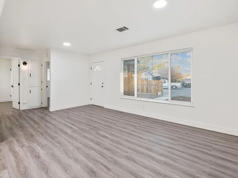 1406 W Roosevelt Ave — Photo 9