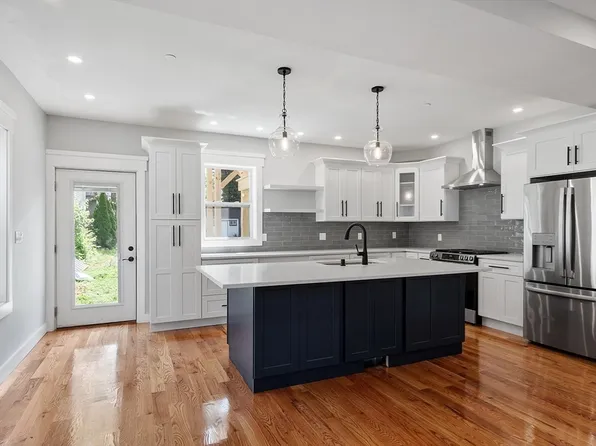 67 Essex St #1, Salem, MA 01970