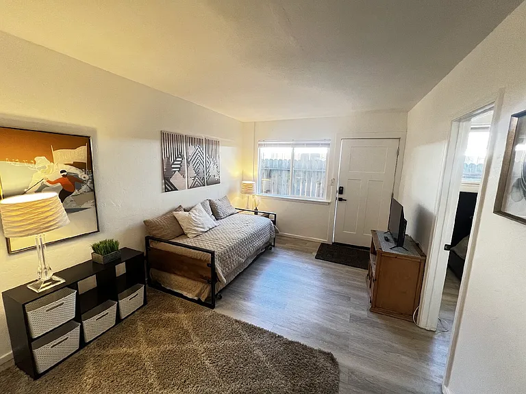 4091 Greenwood Rd #2 — Photo 7