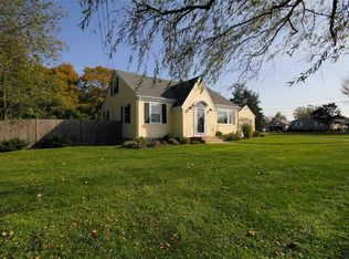 83 Honeyman Ave, Middletown, RI 02842