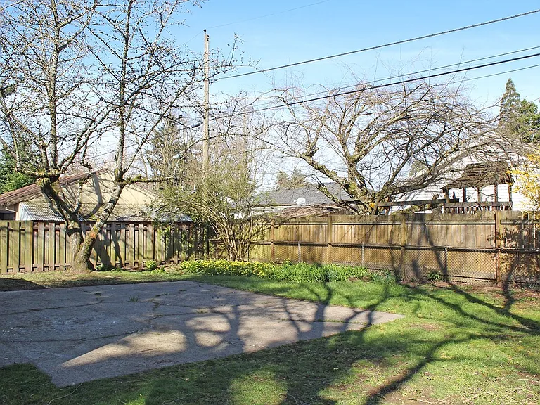 8401 NE Going Pl — Photo 26