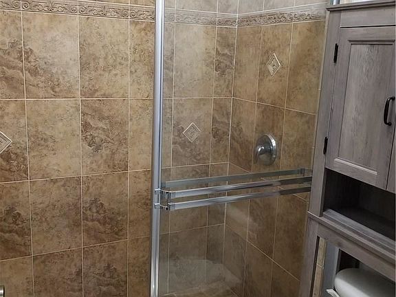 4th image of 630 SW 145th Ter