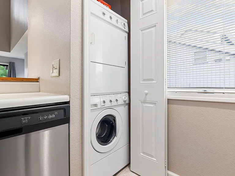 5559 Golfview Ct #44 — Photo 8