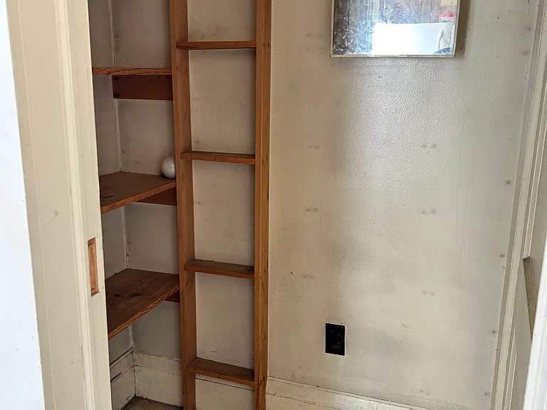 124 Essex St #2 — Photo 6