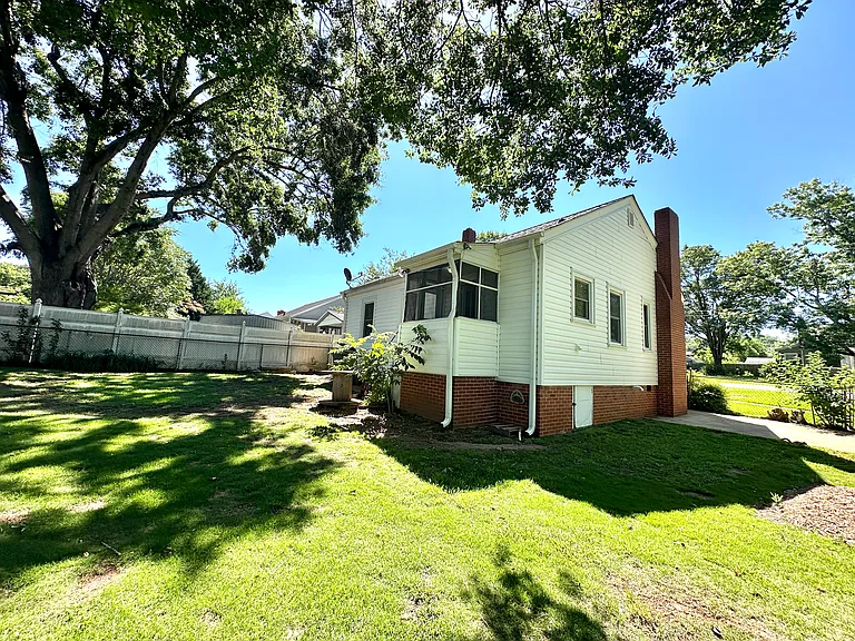 108 Merrilat Ave — Photo 16
