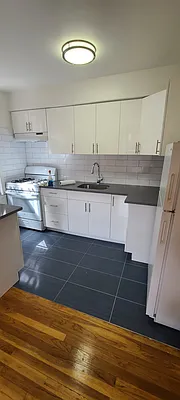 Rented by Olympic CIty Real Estate | media 8