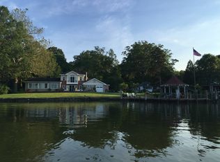 5121 Holly Dr, West River, MD 20778