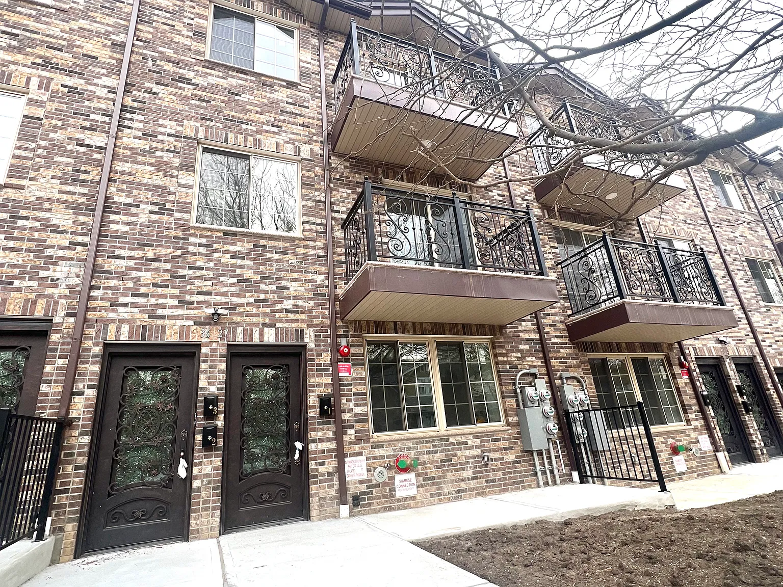 2 bed, 1020 sqft, $4,280 — Photo 2