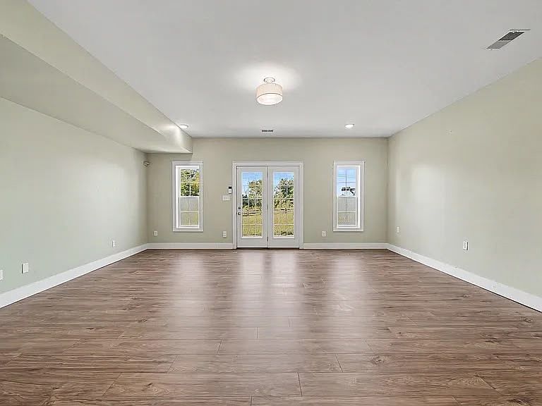 1st image of 146 Herndon Ln