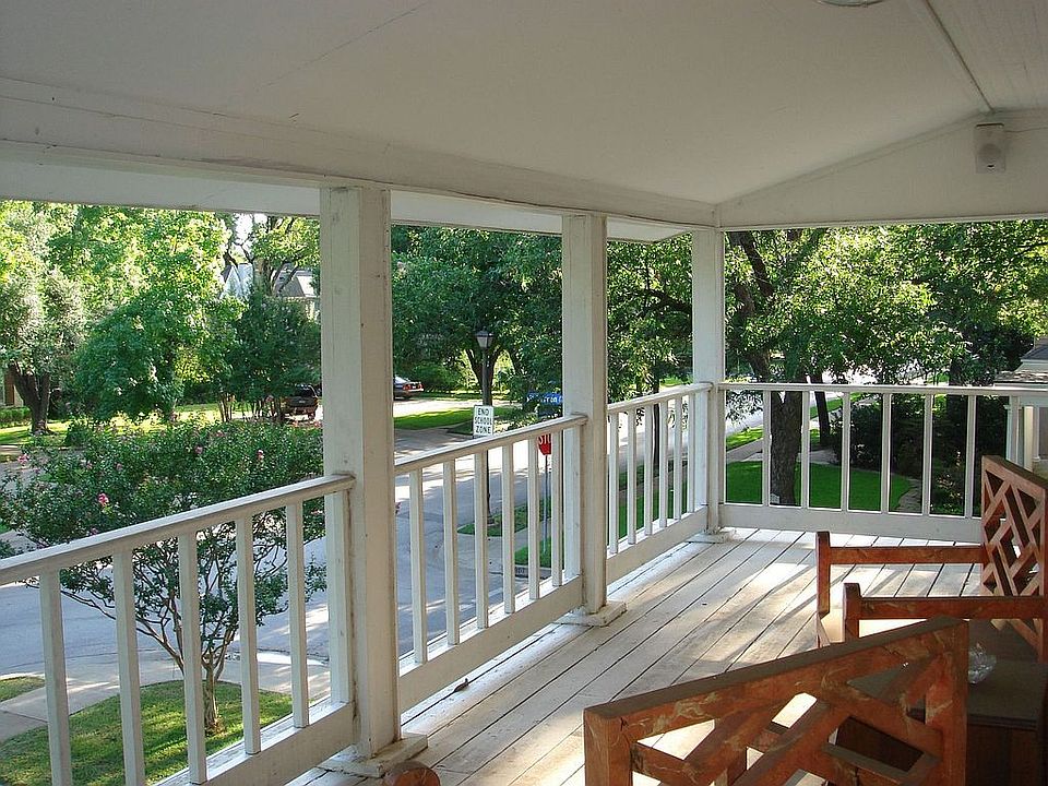 Upstairs Balcony