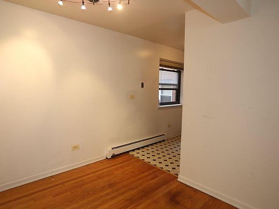 2nd image of 3160 N Cambridge Ave #4_0_3