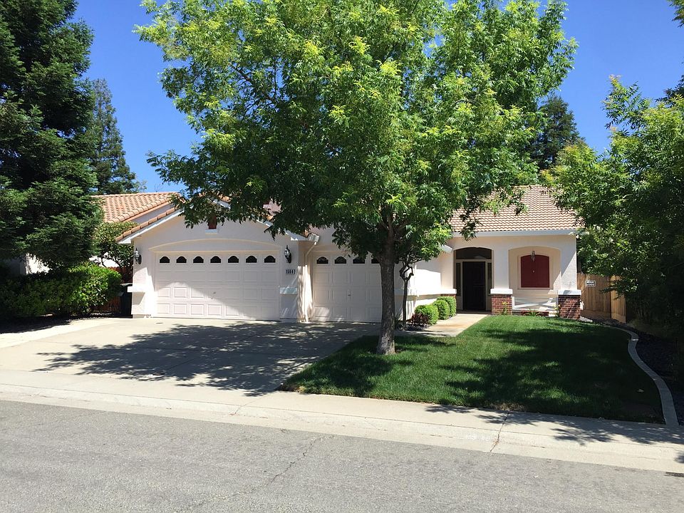 Front View - 3-Car Garage