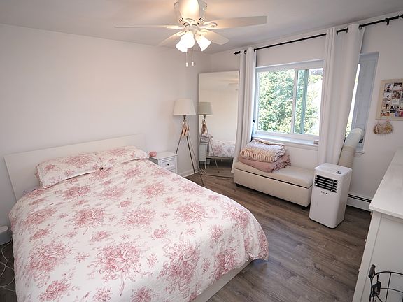 3rd image of 360 Market St APT 6