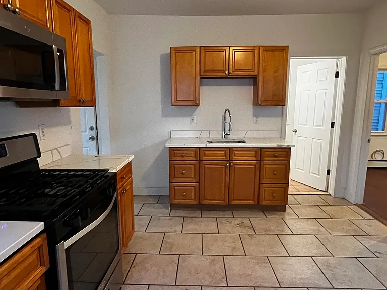 109 Park Ter #1 — Photo 4